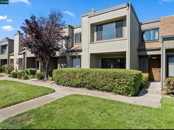 1049 Mangrove Ln, Alameda, CA 94502