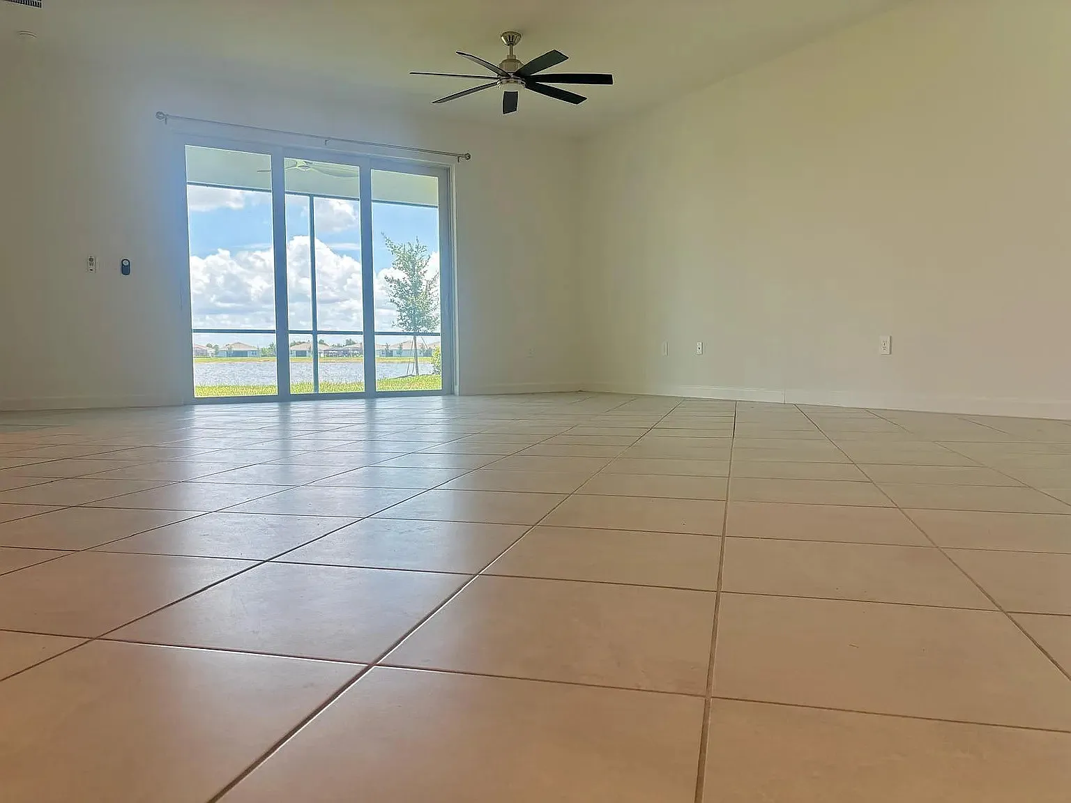 4 bed, 2032 sqft, $2,450 — Photo 4