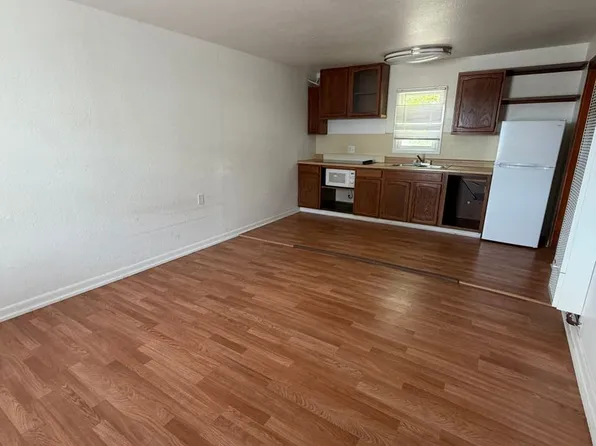 Laurel Ridge Apartments