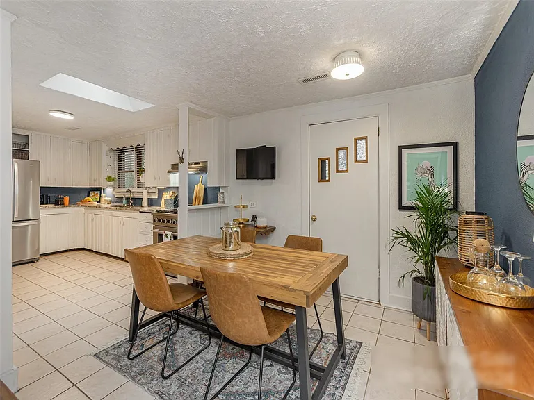 108 Virginia Ave — Photo 3