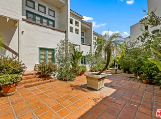 8562 W West Knoll Dr APT 4, West Hollywood, CA 90069
