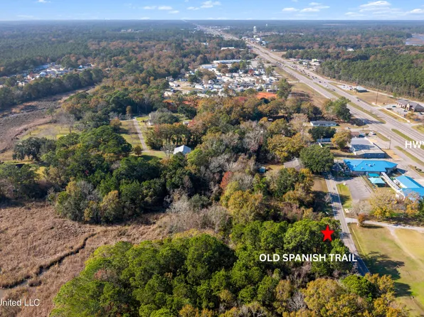 1021 Old Spanish Trl, Gautier, MS 39553