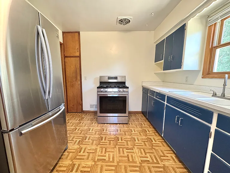 222 S Midvale Blvd — Photo 16