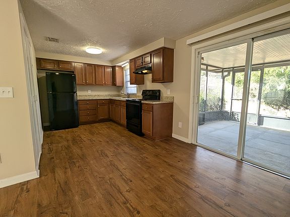 4th image of 8153 Jeanwood Dr