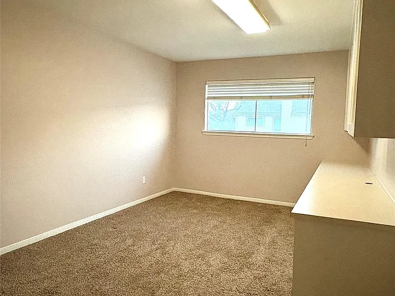 14213 Lost Meadow Ln — Photo 36