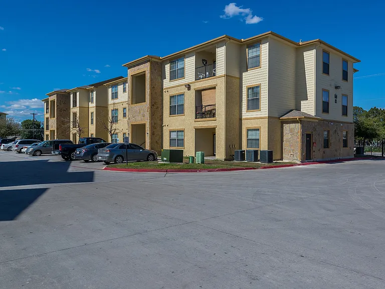 Mission Del Rio Apartment Homes — Photo 1