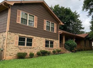 637 Cole Dr, Lilburn, GA 30047