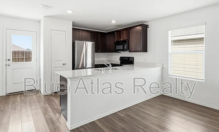 510 Olmstead Dr — Photo 5