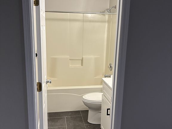 4th image of 751 Wrausmann Dr