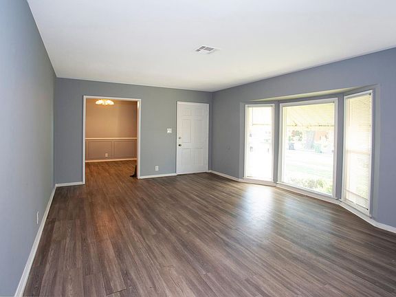 3rd image of 7818 Zombar Ave