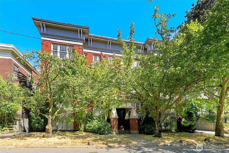 2nd image of 214 13th Avenue E #2