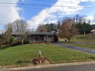 566 Division St, Elizabethton, TN 37643
