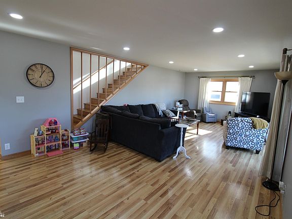 5th image of 2123 Crestwood Ln