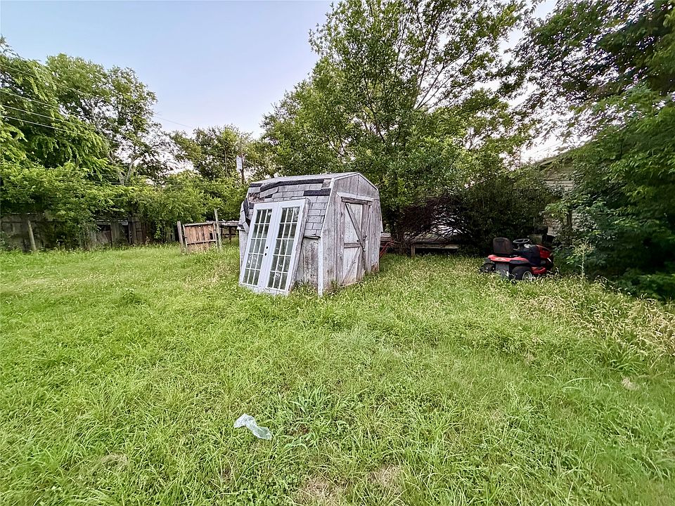 2nd image of 5113 Crowley St