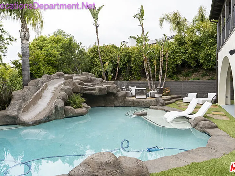 5861 Ridgebrook Dr — Photo 32