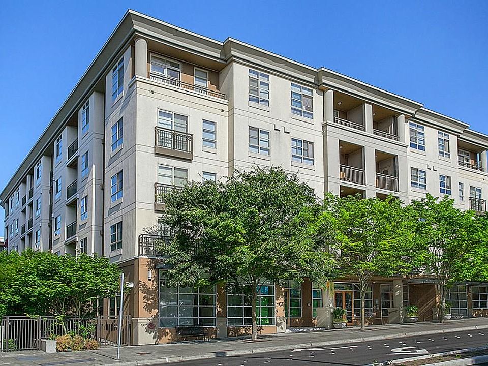1st image of 111 108th Ave NE #302