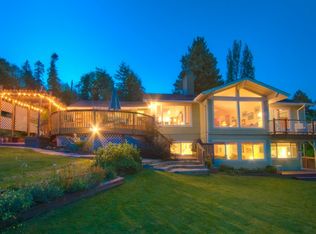 3810 Hubble Ct, Clinton, WA 98236