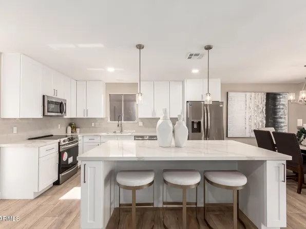 26612 S DIGSWELL Court, Sun Lakes, AZ 85248