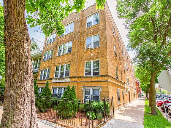 2nd image of 4449 N Leavitt St #44531