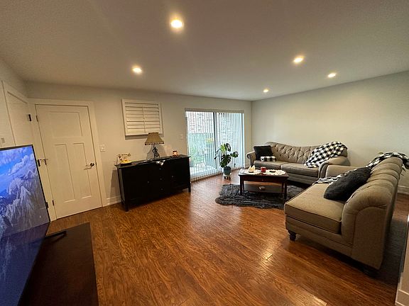 3rd image of 7304 Blackstone Ave APT 16