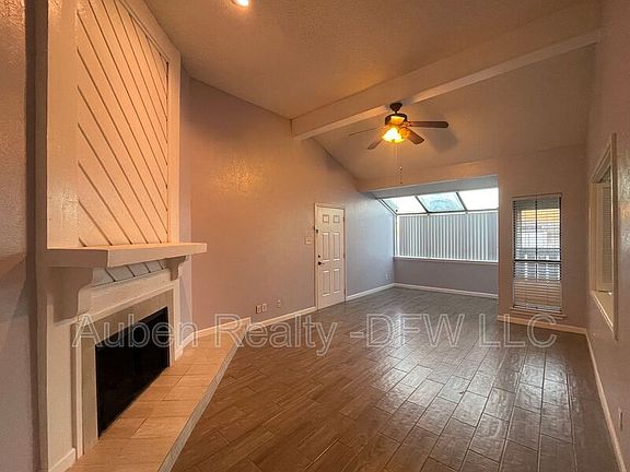 2nd image of 2105 Count Fleet Dr Unit 212