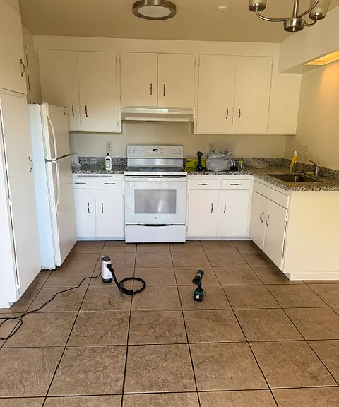 906 Beaver Ln — Photo 5