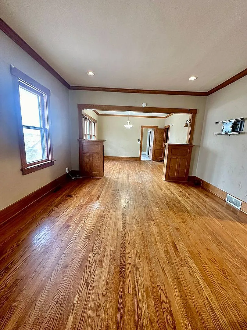 124 N 43rd St 5 Bed/3 Bath in Joslyn Castle | Original Hardwoods, Finished Basement, Detached Garage — Photo 4
