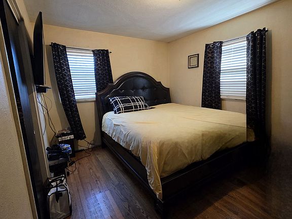 5th image of 9623 S Perry Ave