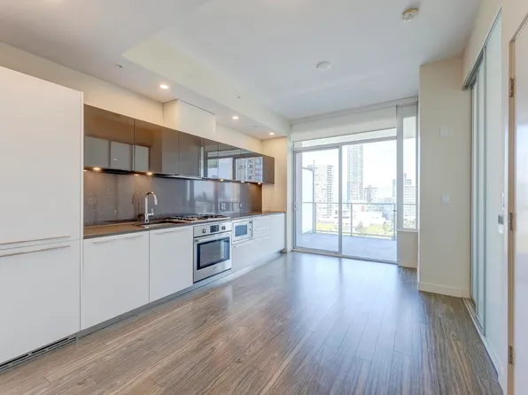 6383 McKay Ave #9XX, Burnaby, BC V5H 0H8
