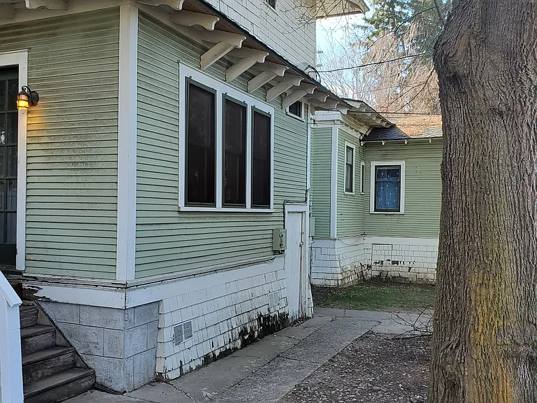 711 N Pine St — Photo 13