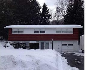 228 Wynnfield Dr, Syracuse, NY 13219