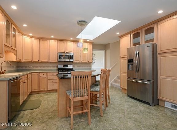 3rd image of 8420 167th St