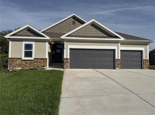 12720 NW Bittersweet Dr, Platte City, MO 64079
