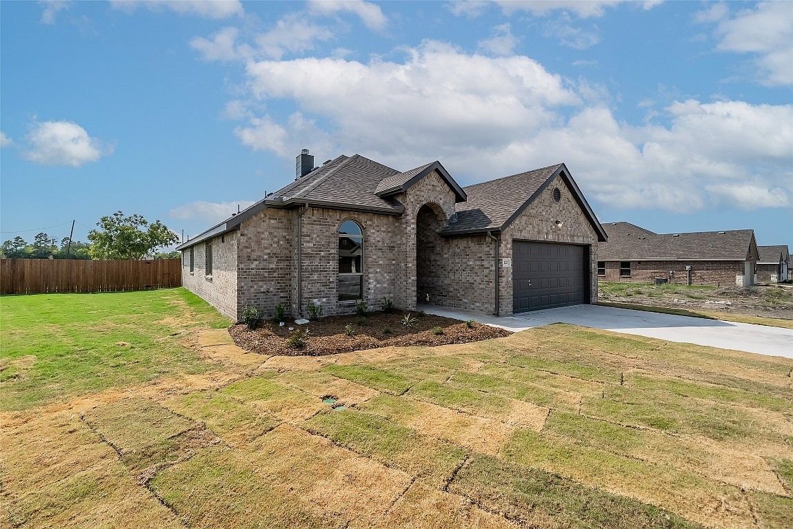 322 Pennington Rd, Nevada, TX 75173 | Zillow