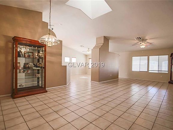 5th image of 1399 Mount Hood St