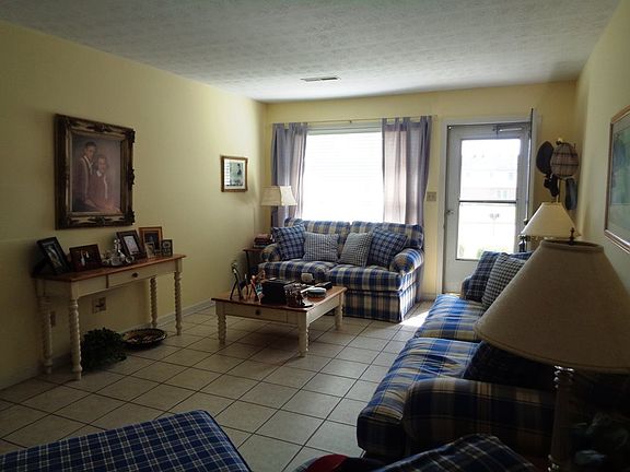 3rd image of 3237 Jack Gray Dr