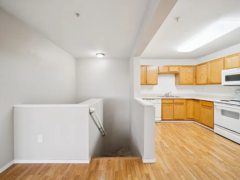 ReNew Bayshore Townhomes — Photo 10