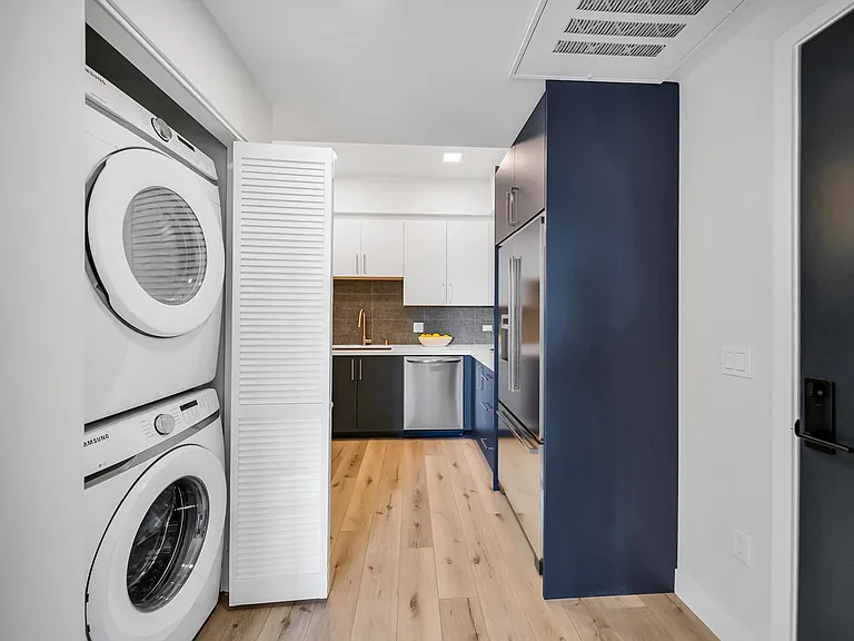 1111 N Kenmore Ave #202 — Photo 4