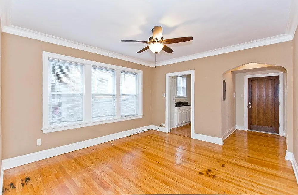 2 bed, 1000 sqft, $1,745 — Photo 2