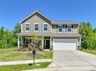 7433 Cedarfield Rd, Charlotte, NC 28227