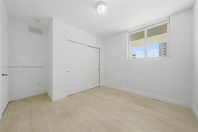6305 Indian Creek Dr #5D — Photo 19