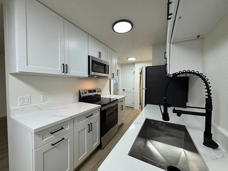 Avia Apartments | Renovated Homes in Seattle's Greenwood Neighborhood | 1 MONTH FREE!! — Photo 10