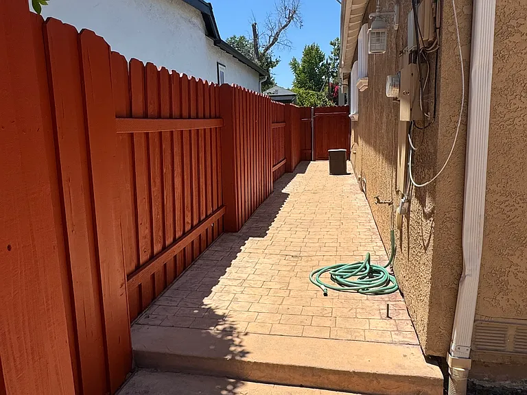 5766 Newcastle Ave — Photo 41