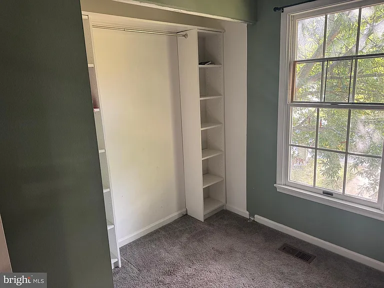 100 Cypress Dr — Photo 5