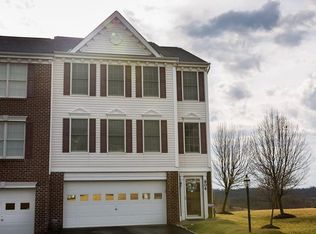 904 Raymond Dr, Oakdale, PA 15071