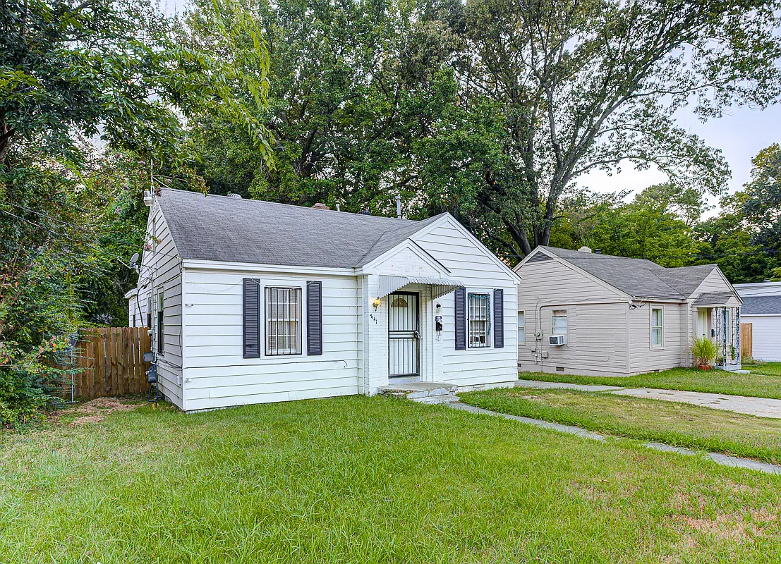 3 bed, 1118 sqft, $1,100 — Photo 2