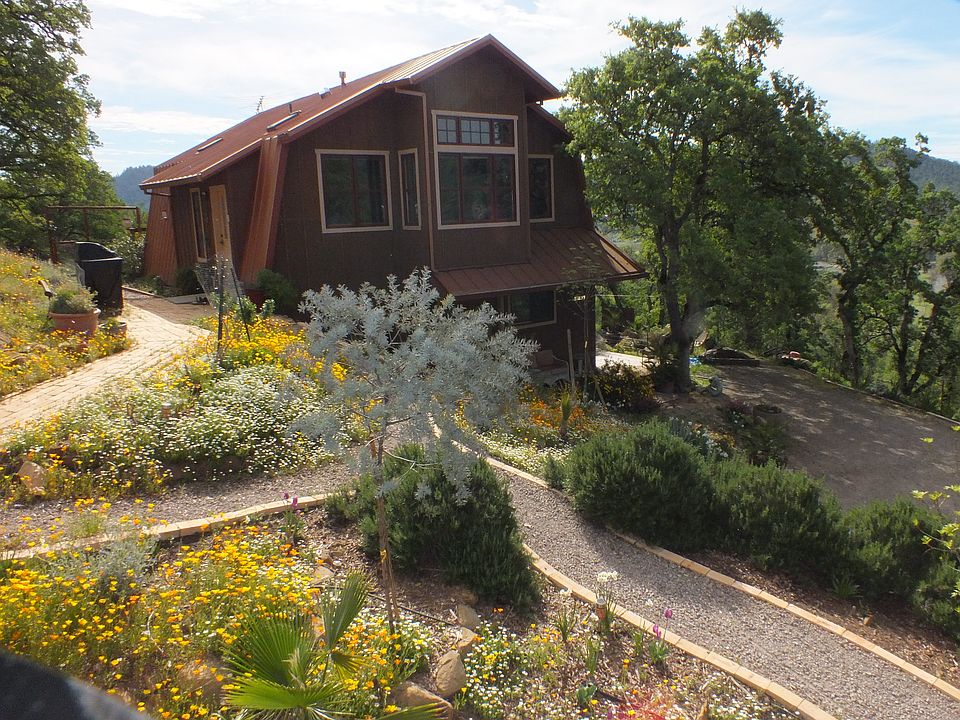 1st image of 15975 Lucy Cir