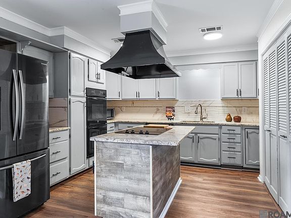 3rd image of 2406 Shadowbrook Dr