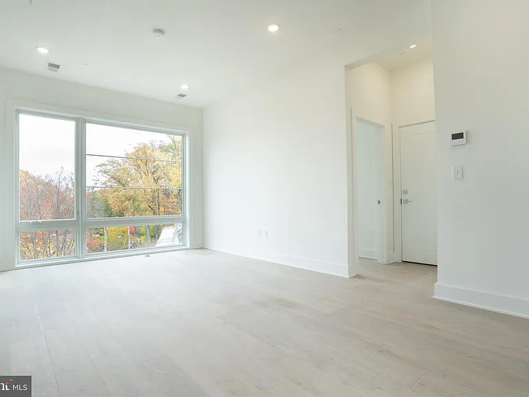 5301 Connecticut Ave NW #403 — Photo 5
