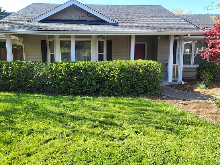 159 SE Aztec Ct — Photo 6